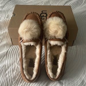 Ugg moccasins with Dakota pom pom